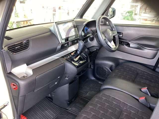 デリカミニ Ｇ　プレミアム　９型ナビ・フルセグＴＶ・全周囲カメラ　１オーナー　ＬＥＤ　Ａクルコン　シートヒーター　ＥＴＣ　ベンチシート　エアコン　コーナーセンサー　パワステ　アルミホイール　キーレスエントリー　エアバッグ　禁煙車（3枚目）