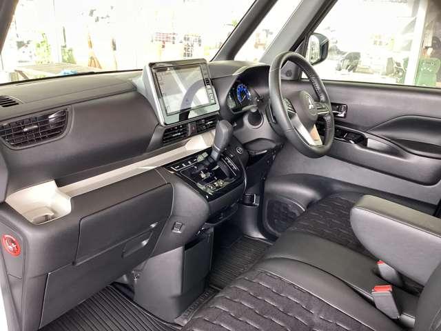 デリカミニ Ｔ　プレミアム　９型ナビ・フルセグＴＶ・全周囲カメラ　フルセグＴＶ　ＬＥＤランプ　クルコン　キーレスエントリー　ＡＢＳ　禁煙　エアバッグ　パワステ　ベンチシート　オートエアコン　ターボ車　フロントカメラ　バックカメラ（3枚目）