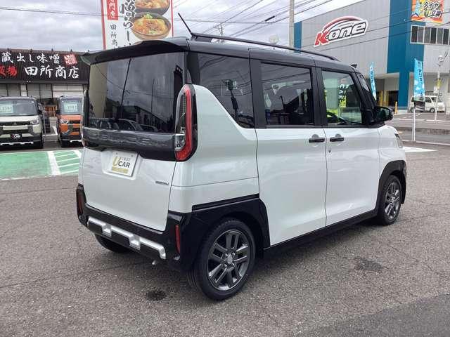 デリカミニ Ｔ　プレミアム　弊社社有車　Ｍナビ　ＴＶ　マイパイロット　フルセグＴＶ　ＬＥＤランプ　クルコン　キーレスエントリー　ＡＢＳ　エアバッグ　パワステ　ベンチシート　オートエアコン　ターボ車　フロントカメラ　バックカメラ（2枚目）