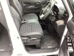 �ǥ����顼�֤ʤ�ǤϤμ֤��餪�㤤���䤹���֤ޤǼ��·���Ƥ���Τ���Ź�����Ҥμ����Ǥ��� 5