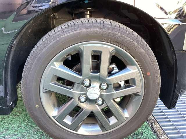 デリカミニ Ｇ　プレミアム　９型ナビ・フルセグＴＶ・全周囲カメラ　１オーナー　ＬＥＤ　Ａクルコン　シートヒーター　ＥＴＣ　ベンチシート　エアコン　コーナーセンサー　パワステ　アルミホイール　キーレスエントリー　エアバッグ　禁煙車（13枚目）