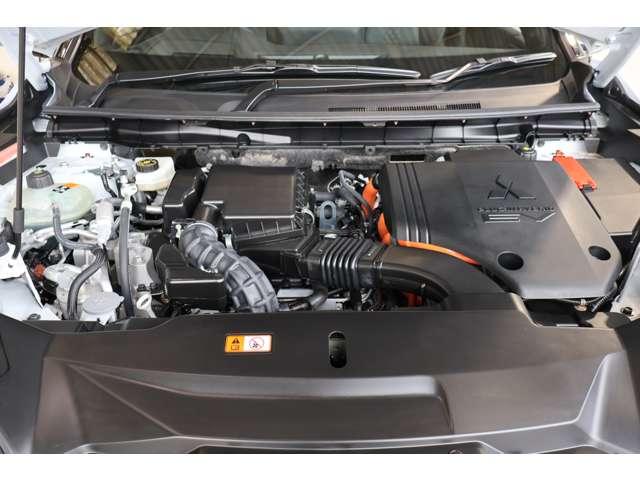 アウトランダーPHEV P メモリーナビ フルセグテレビ エマブレ LEDヘッド クルコン パワーシート 3列シート メモリーナビ Bカメ アルミ ヒーター フルセグTV スマートキー 4WD キーレス 記録簿 ABS 寒冷地(17枚目)