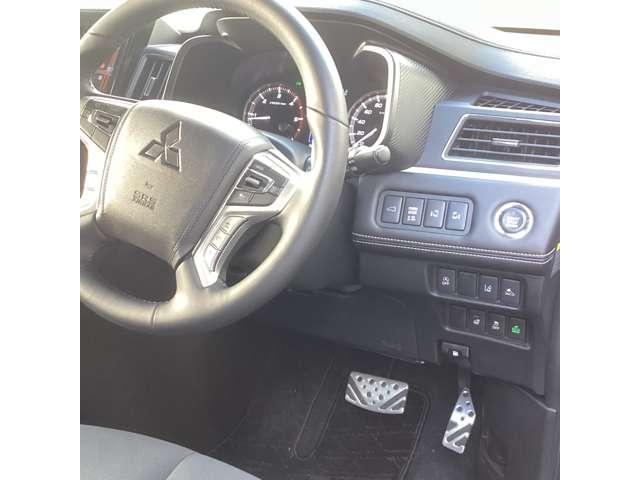 デリカD:5 シャモニー 11型ナビ・フルセグTV・全周囲カメラ アイドリングS アクティブクルーズコントロール イモビ 衝突被害軽減装置 Bモニター 1オーナー サイドカメラ 助手席エアバッグ 地デジTV 電動リアゲート(10枚目)