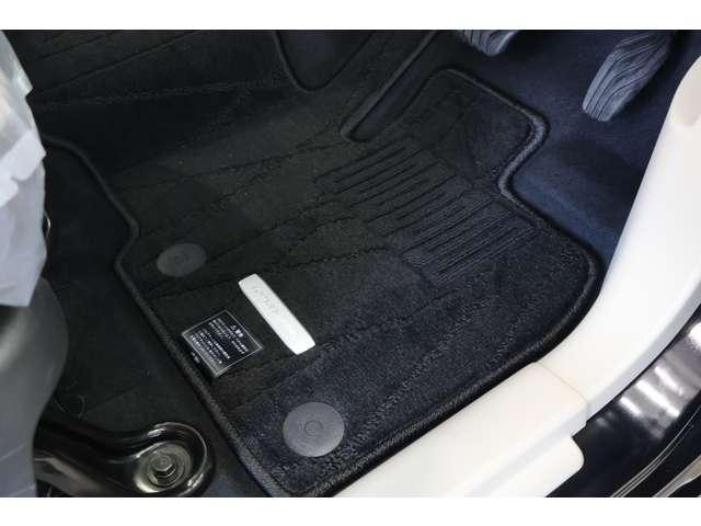 ｅＫワゴン Ｍ　雹被害車両　未使用車　２ＷＤ・２ＤＩＮ－ＣＤチューナー・ルームミラー表示バックカメラ・前席シートヒータ・衝突被害軽減ブレーキ・前後方誤発進抑制・車線逸脱警報・オートマチックハイビーム・リモコンキー（7枚目）