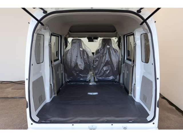 ミニキャブバン Ｍ　２ＷＤ　△▼雹被害車両▼△　未使用車　・エマージェンシーブレーキ・前後誤発進抑制・車線逸脱警報・横滑り防止＋トラクションＣ・リヤパーキングソナー・１ＤＩＮ－ＡＭ／ＦＭラジオ・フロントパワーウィンドウ・（18枚目）