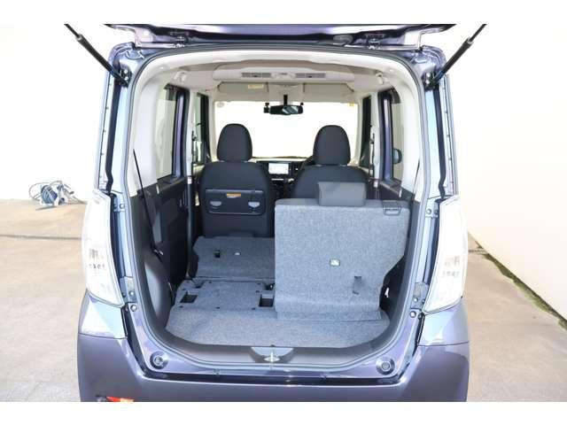 左右独立フラット格納機構リヤシート※左右分割式で３名乗車＋ラゲッジスペースのアレンジが可能です／パンク修理キット（緊急用）付き（スペアタイヤはありません）
