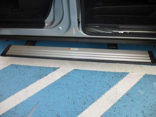 デリカＤ：５ Ｐ　雹被害車両　未使用車　Ｂモニター　ＬＥＤヘッドランプ　シートヒーター　４ＷＤ　電動シ－ト　寒冷地仕様　ＡＢＳ　３列　オートエアコン　ＡＳＣ　盗難防止装置　パワーウインドウ　ウォークスルー　エアバッグ（15枚目）