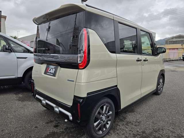 デリカミニ Ｔ　プレミアム　弊社社有車　デジタルミラー　マイパイロット　フルセグＴＶ　ＬＥＤランプ　クルコン　キーレスエントリー　ＡＢＳ　エアバッグ　パワステ　ベンチシート　オートエアコン　ターボ車　フロントカメラ　バックカメラ（2枚目）