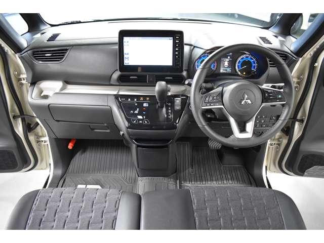 デリカミニ Ｔ　プレミアム　弊社社有車　Ｍナビ　ＴＶ　マイパイロット　衝突軽減装置　ターボエンジン　ナビＴＶ　寒冷地　パワステ　フルタイム４ＷＤ　エアバッグ　ＬＥＤヘッド　ＥＳＣ　サイドカメラ　クルコン　インテリキー　キーフリー（3枚目）