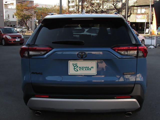 RAV4 アドベンチャー ユーザー買取 ワンオーナー 禁煙車 サンルーフ 黒革シート シートヒーター シートエアコン ハンズフリーパワーバックドア パノラミックビュー ディーラーナビ セーフティセンス ブラインドスポット(9枚目)