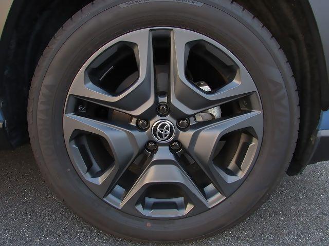 RAV4 アドベンチャー ユーザー買取 ワンオーナー 禁煙車 サンルーフ 黒革シート シートヒーター シートエアコン ハンズフリーパワーバックドア パノラミックビュー ディーラーナビ セーフティセンス ブラインドスポット(26枚目)
