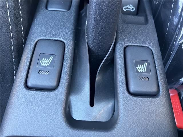 GR SPORT 新車未登録 5速MT車 LEDヘッド シートヒーター BBSアルミホイール スマートキー オートエアコン オートライト 電動オープン 本革ステアリング ステアリングスイッチ 横滑り防止(6枚目)