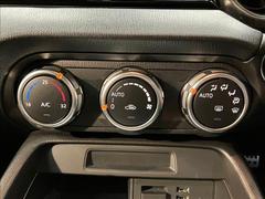 【オートエアコン】車内温度をセンサーが感知してご希望の車内温度に調整してくれます！ 5