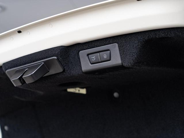 クアトロポルテ グランスポーツ　認定保証２年付　サンルーフ　２０インチペルセーオホイール（ダークフィニッシュ）　ＨａｒｍａｎＫａｒｄｏｎサウンド　３６０°サラウンドビューカメラ　フロント・リアシートヒーター　ソフトドアクロージャー（19枚目）