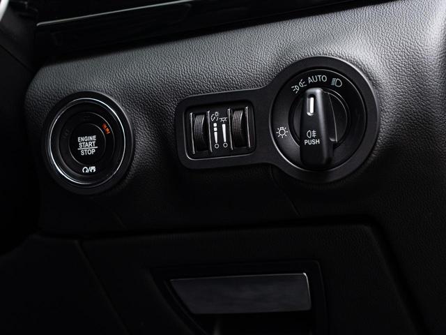 クアトロポルテ グランスポーツ　認定保証２年付　サンルーフ　２０インチペルセーオホイール（ダークフィニッシュ）　ＨａｒｍａｎＫａｒｄｏｎサウンド　３６０°サラウンドビューカメラ　フロント・リアシートヒーター　ソフトドアクロージャー（30枚目）