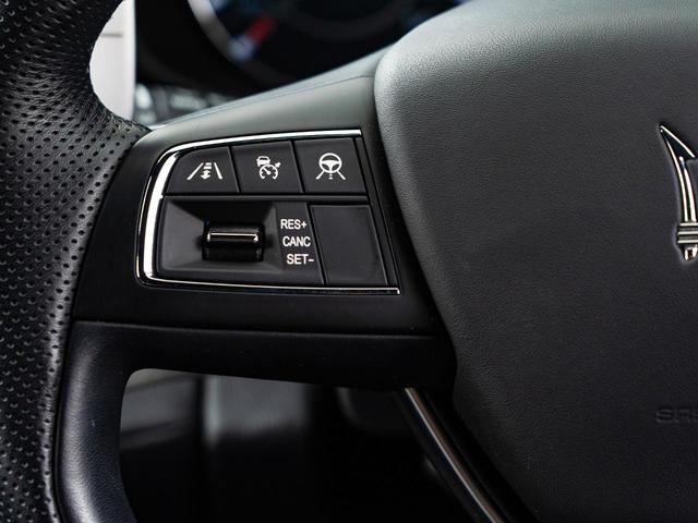 クアトロポルテ グランスポーツ　認定保証２年付　サンルーフ　２０インチペルセーオホイール（ダークフィニッシュ）　ＨａｒｍａｎＫａｒｄｏｎサウンド　３６０°サラウンドビューカメラ　フロント・リアシートヒーター　ソフトドアクロージャー（34枚目）