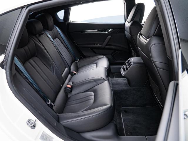 クアトロポルテ グランスポーツ　認定保証２年付　サンルーフ　２０インチペルセーオホイール（ダークフィニッシュ）　ＨａｒｍａｎＫａｒｄｏｎサウンド　３６０°サラウンドビューカメラ　フロント・リアシートヒーター　ソフトドアクロージャー（55枚目）