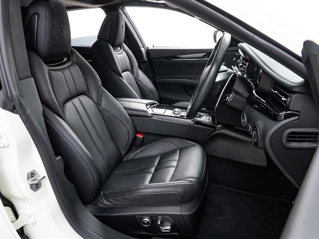 クアトロポルテ グランスポーツ　認定保証２年付　サンルーフ　２０インチペルセーオホイール（ダークフィニッシュ）　ＨａｒｍａｎＫａｒｄｏｎサウンド　３６０°サラウンドビューカメラ　フロント・リアシートヒーター　ソフトドアクロージャー（57枚目）