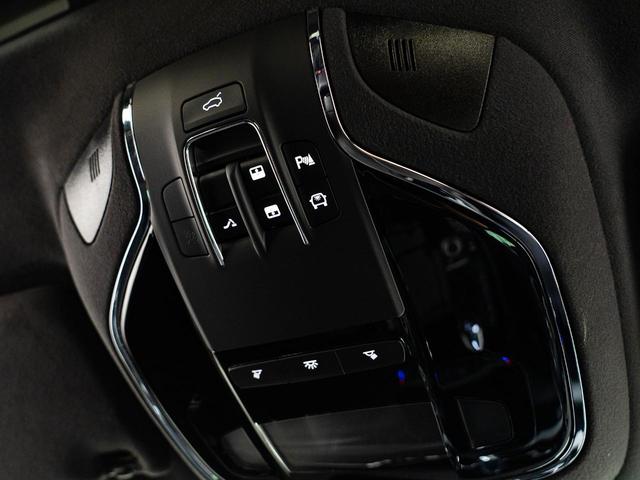 クアトロポルテ グランスポーツ　認定保証２年付　サンルーフ　２０インチペルセーオホイール（ダークフィニッシュ）　ＨａｒｍａｎＫａｒｄｏｎサウンド　３６０°サラウンドビューカメラ　フロント・リアシートヒーター　ソフトドアクロージャー（64枚目）