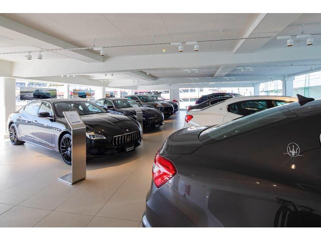 クアトロポルテ グランスポーツ　認定保証２年付　サンルーフ　２０インチペルセーオホイール（ダークフィニッシュ）　ＨａｒｍａｎＫａｒｄｏｎサウンド　３６０°サラウンドビューカメラ　フロント・リアシートヒーター　ソフトドアクロージャー（72枚目）