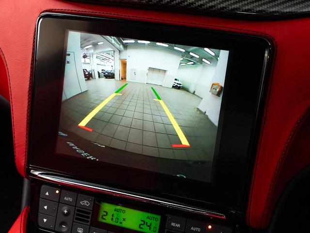 グラントゥーリズモ スポーツ　認定保証１年付　カーボンダッシュボード＆ドアパネルトリム　メタリックペイント　ダッシュボード＆リアシェルフカラードレザー　ブラックルックヘッドライト　ヘッドレストトライデントステッチ　レッドキャリパー（35枚目）