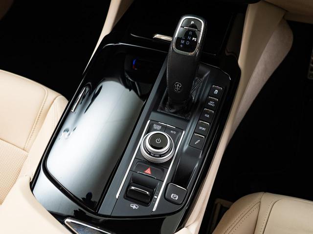 レヴァンテ モデナ　認定保証２年付　サンルーフ　アルカンターラヘッドライニング　２１インチヘリオスホイール　フルプレミアムレザー　Ｈａｒｍａｎ／Ｋａｒｄｏｎサウンド　フロントシートヒーター　フロントシートベンチレーション（11枚目）