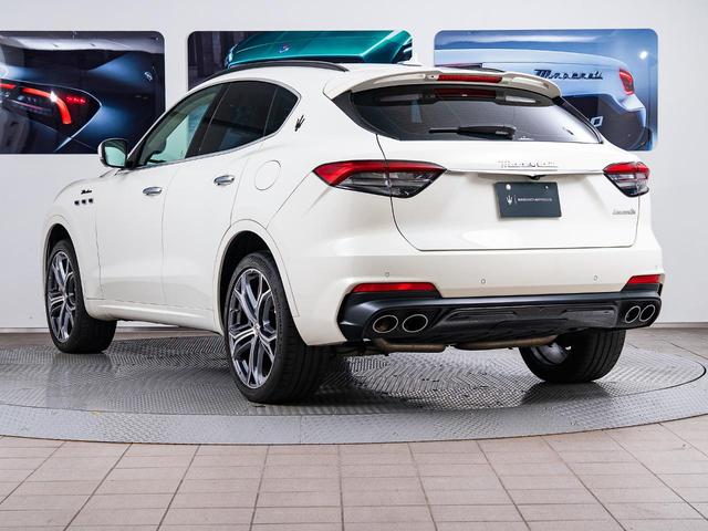 レヴァンテ モデナ　認定保証２年付　サンルーフ　アルカンターラヘッドライニング　２１インチヘリオスホイール　フルプレミアムレザー　Ｈａｒｍａｎ／Ｋａｒｄｏｎサウンド　フロントシートヒーター　フロントシートベンチレーション（18枚目）