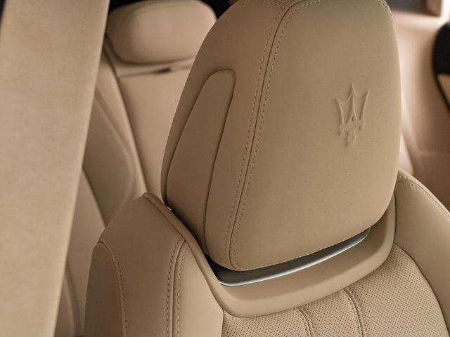 レヴァンテ モデナ　認定保証２年付　サンルーフ　アルカンターラヘッドライニング　２１インチヘリオスホイール　フルプレミアムレザー　Ｈａｒｍａｎ／Ｋａｒｄｏｎサウンド　フロントシートヒーター　フロントシートベンチレーション（27枚目）