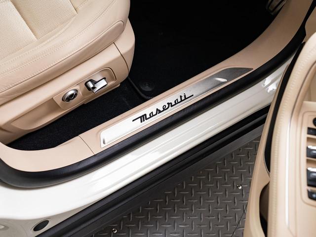 レヴァンテ モデナ　認定保証２年付　サンルーフ　アルカンターラヘッドライニング　２１インチヘリオスホイール　フルプレミアムレザー　Ｈａｒｍａｎ／Ｋａｒｄｏｎサウンド　フロントシートヒーター　フロントシートベンチレーション（33枚目）