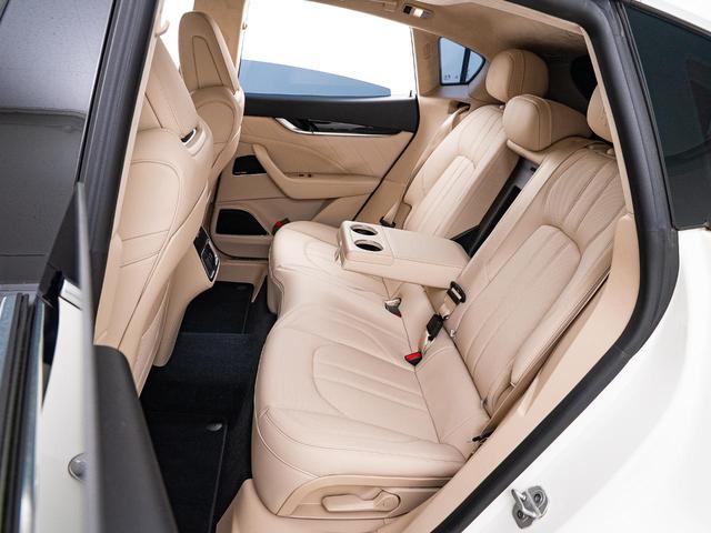 レヴァンテ モデナ　認定保証２年付　サンルーフ　アルカンターラヘッドライニング　２１インチヘリオスホイール　フルプレミアムレザー　Ｈａｒｍａｎ／Ｋａｒｄｏｎサウンド　フロントシートヒーター　フロントシートベンチレーション（54枚目）