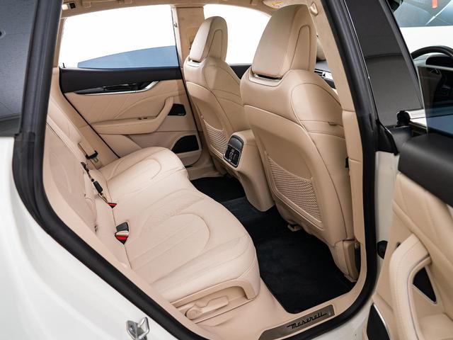 レヴァンテ モデナ　認定保証２年付　サンルーフ　アルカンターラヘッドライニング　２１インチヘリオスホイール　フルプレミアムレザー　Ｈａｒｍａｎ／Ｋａｒｄｏｎサウンド　フロントシートヒーター　フロントシートベンチレーション（58枚目）