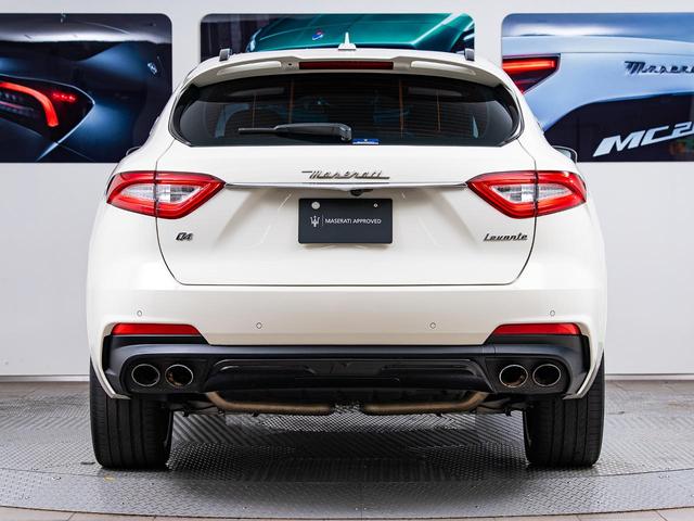 レヴァンテ グランスポーツ 認定保証2年付 サンルーフ フルプレミアムレザー 20インチアレスダークミロンホイール フロントリアシートヒーター harman/kardonサウンド ヘッドレストトライデントステッチ(19枚目)