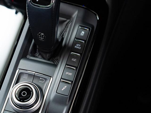 レヴァンテ グランスポーツ 認定保証2年付 サンルーフ フルプレミアムレザー 20インチアレスダークミロンホイール フロントリアシートヒーター harman/kardonサウンド ヘッドレストトライデントステッチ(32枚目)