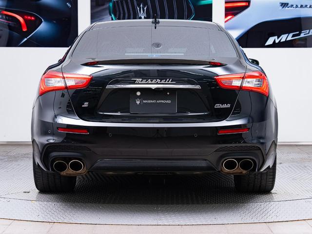 ギブリ リベッレ 認定保証2年付 国内限定30台 インテリアカーボンPKG ドライバーアシスタンスPKG フルカーボンキット サンルーフ ドリルドフルプレミアムレザー アルカンタラヘッドライニング B&Wサウンド(19枚目)