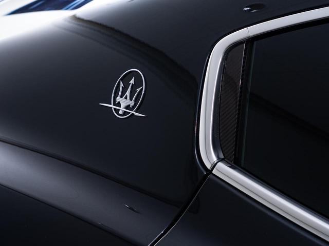 ギブリ リベッレ 認定保証2年付 国内限定30台 インテリアカーボンPKG ドライバーアシスタンスPKG フルカーボンキット サンルーフ ドリルドフルプレミアムレザー アルカンタラヘッドライニング B&Wサウンド(24枚目)