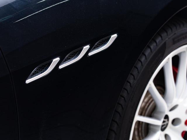 ギブリ リベッレ 認定保証2年付 国内限定30台 インテリアカーボンPKG ドライバーアシスタンスPKG フルカーボンキット サンルーフ ドリルドフルプレミアムレザー アルカンタラヘッドライニング B&Wサウンド(25枚目)