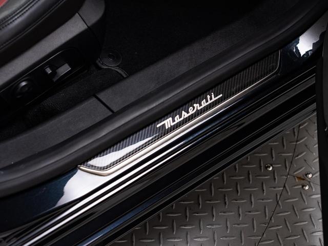 ギブリ リベッレ 認定保証2年付 国内限定30台 インテリアカーボンPKG ドライバーアシスタンスPKG フルカーボンキット サンルーフ ドリルドフルプレミアムレザー アルカンタラヘッドライニング B&Wサウンド(37枚目)