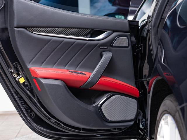 ギブリ リベッレ 認定保証2年付 国内限定30台 インテリアカーボンPKG ドライバーアシスタンスPKG フルカーボンキット サンルーフ ドリルドフルプレミアムレザー アルカンタラヘッドライニング B&Wサウンド(44枚目)