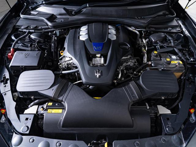 ギブリ リベッレ 認定保証2年付 国内限定30台 インテリアカーボンPKG ドライバーアシスタンスPKG フルカーボンキット サンルーフ ドリルドフルプレミアムレザー アルカンタラヘッドライニング B&Wサウンド(49枚目)