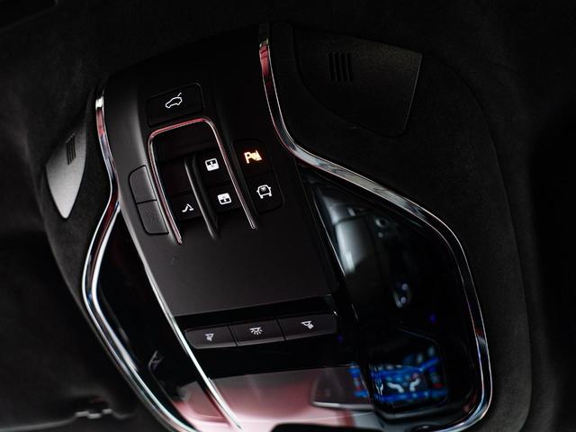 ギブリ リベッレ 認定保証2年付 国内限定30台 インテリアカーボンPKG ドライバーアシスタンスPKG フルカーボンキット サンルーフ ドリルドフルプレミアムレザー アルカンタラヘッドライニング B&Wサウンド(58枚目)