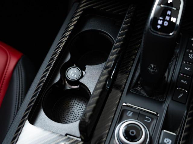 ギブリ リベッレ 認定保証2年付 国内限定30台 インテリアカーボンPKG ドライバーアシスタンスPKG フルカーボンキット サンルーフ ドリルドフルプレミアムレザー アルカンタラヘッドライニング B&Wサウンド(60枚目)