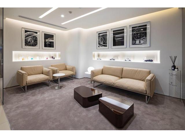 ギブリ リベッレ 認定保証2年付 国内限定30台 インテリアカーボンPKG ドライバーアシスタンスPKG フルカーボンキット サンルーフ ドリルドフルプレミアムレザー アルカンタラヘッドライニング B&Wサウンド(73枚目)