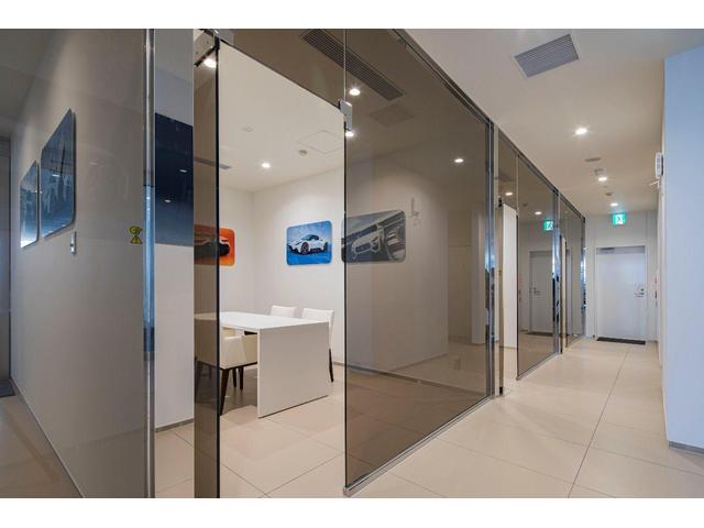 商談ブースは３部屋ご用意しております。お客様に最適なプランを提案させて頂きます。