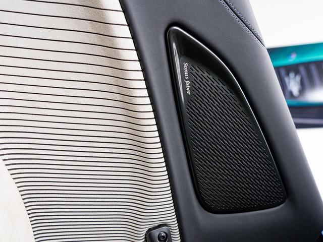 クーペ ベースグレード 認定保証2年付 OP330 インテリアカーボンパッケージ ブルーインフィニート サスペンションリフター SonusFaberハイプレミアムサウンドシステム レッドキャリパー(7枚目)