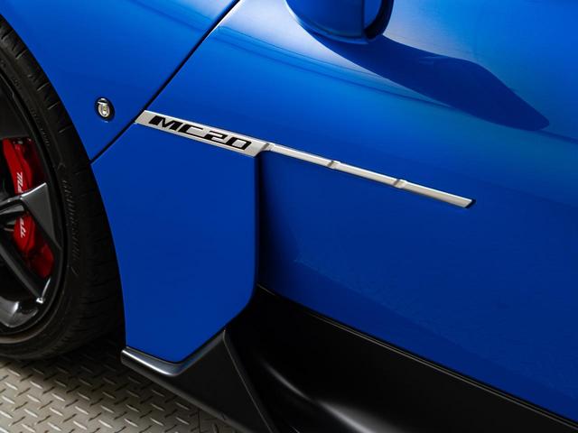 クーペ ベースグレード 認定保証2年付 OP330 インテリアカーボンパッケージ ブルーインフィニート サスペンションリフター SonusFaberハイプレミアムサウンドシステム レッドキャリパー(15枚目)