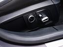 電動シートは運転中でも安全にシートポジションの設定が可能です。