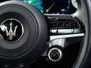 アダプティプクルーズコントロールはステアリングの右のスイッチで簡単に速度の調整や車間距離の設定が可能。