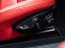 スポーツ　認定保証１年付　カーボンダッシュボード＆ドアパネルトリム　メタリックペイント　ダッシュボード＆リアシェルフカラードレザー　ブラックルックヘッドライト　ヘッドレストトライデントステッチ　レッドキャリパー（29枚目）