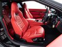 スポーツ　認定保証１年付　カーボンダッシュボード＆ドアパネルトリム　メタリックペイント　ダッシュボード＆リアシェルフカラードレザー　ブラックルックヘッドライト　ヘッドレストトライデントステッチ　レッドキャリパー（44枚目）