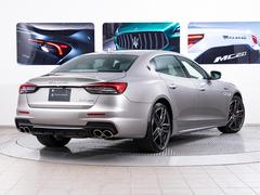 Ｑｕａｔｔｒｏｐｏｒｔｅ　モデナ　４３０馬力（カタログ値）純正ＯＰ総額：￥２，２７０，０００　サンルーフ　２１アトランテホイール　ベンチレーション　アルカンターラルーフ　Ｂ＆Ｗ　メタリックペイント 4